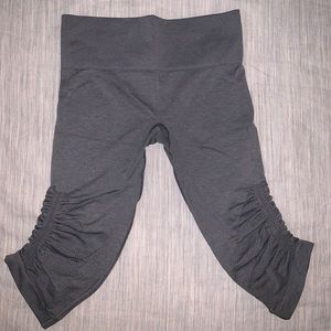 Lululemon gray crop legging sz 8